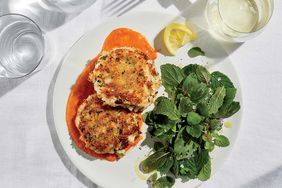 Crispy crab cakes with tomato butter